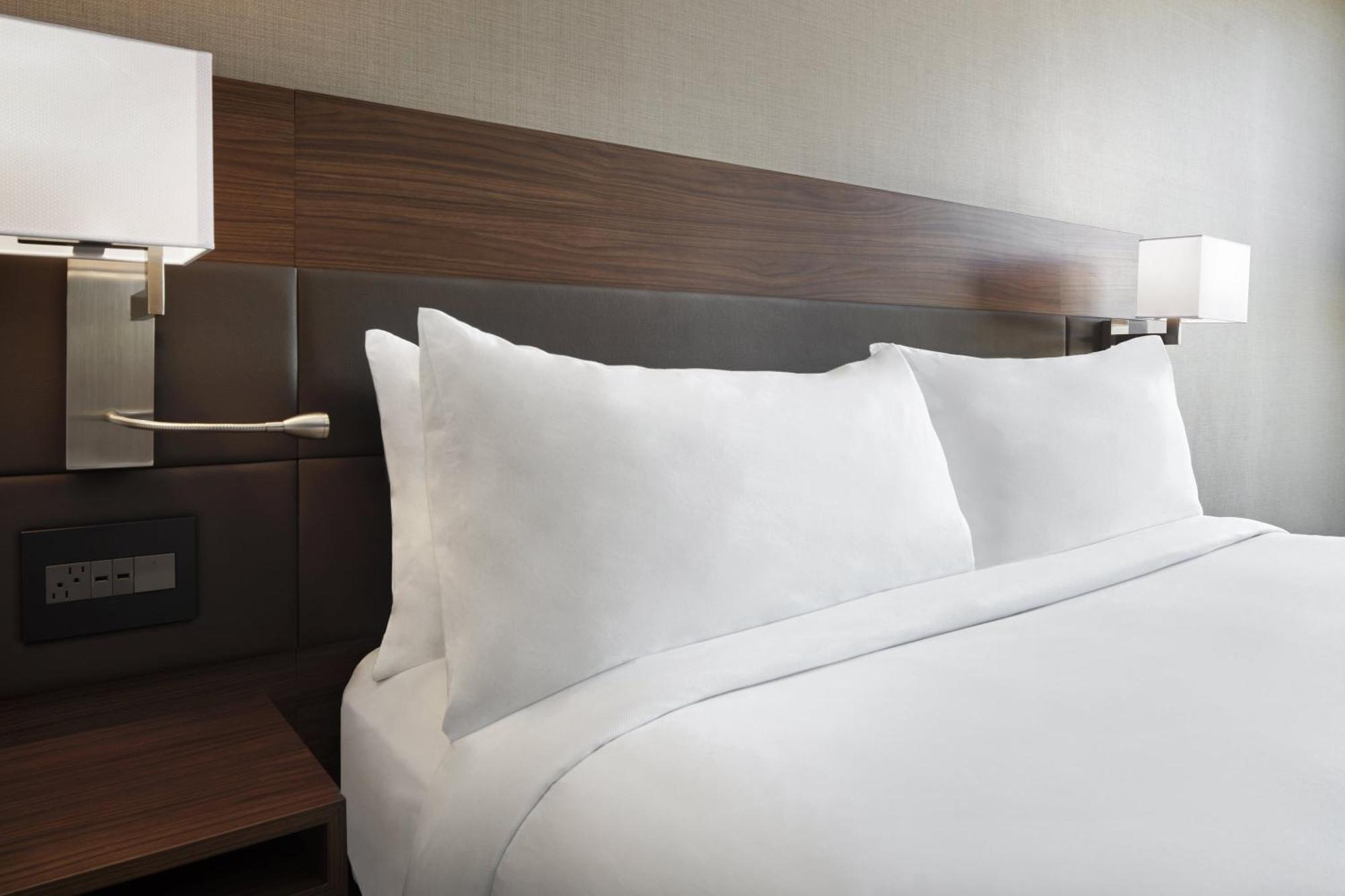 Ac Hotel By Marriott St. Louis Clayton Buitenkant foto